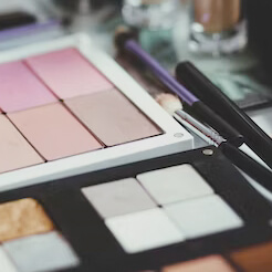 Eye shadow